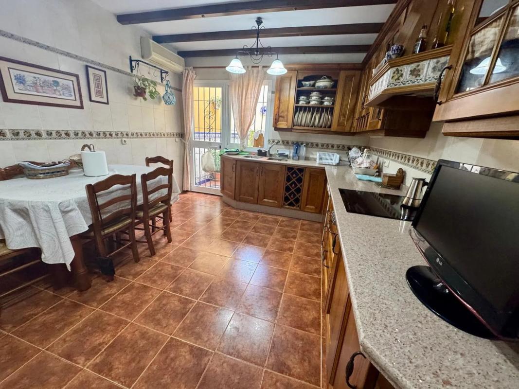 Venta de chalet adosado en Calle la Pimienta s/n , Marbella photo 1
