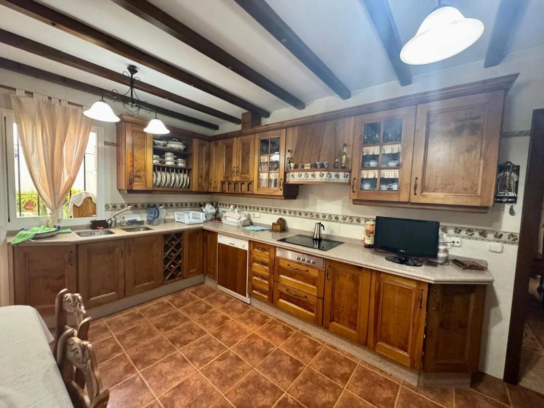 Venta de chalet adosado en Calle la Pimienta s/n , Marbella photo 4