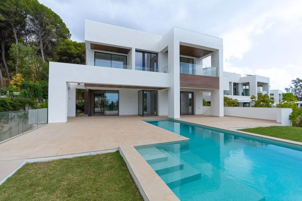 Sale of independent chalet in Plaza Vigil de Quiñones, Marbella
photo 2