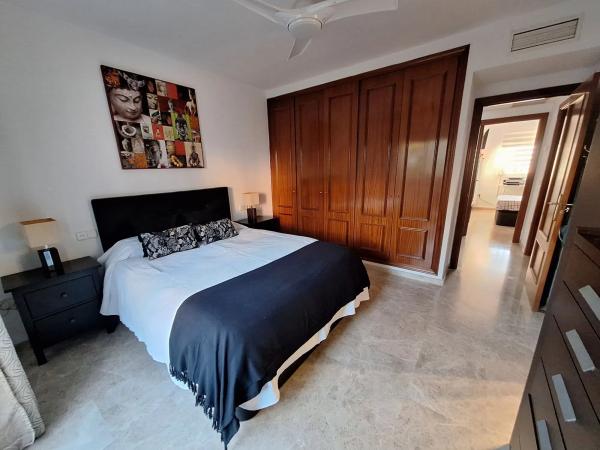 Terraced house for sale at Conjunto Residencial el Trapiche, 13 , Marbella thumbnail 1