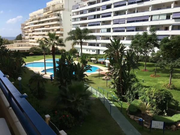 Piso en venta en Calle José Manuel Vallés, 11, Marbella
 photo