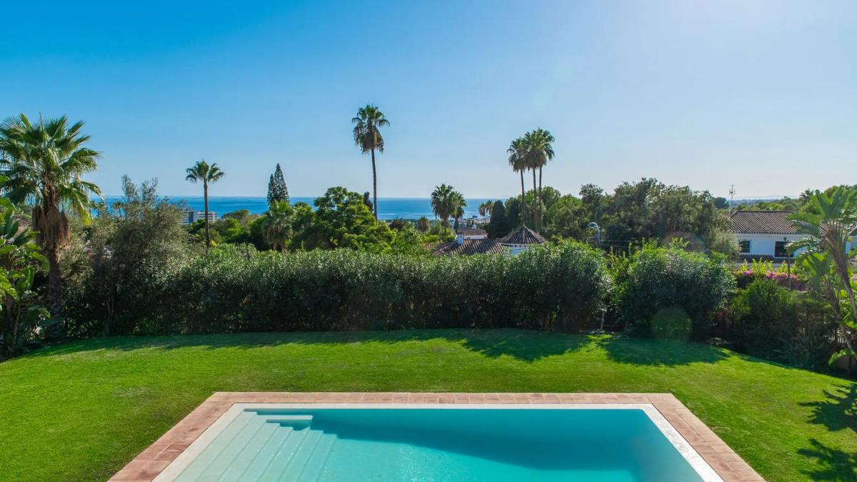 Sprzedaż niezależnego domku jednorodzinnego w Camino del Pinar, Marbella photo 1