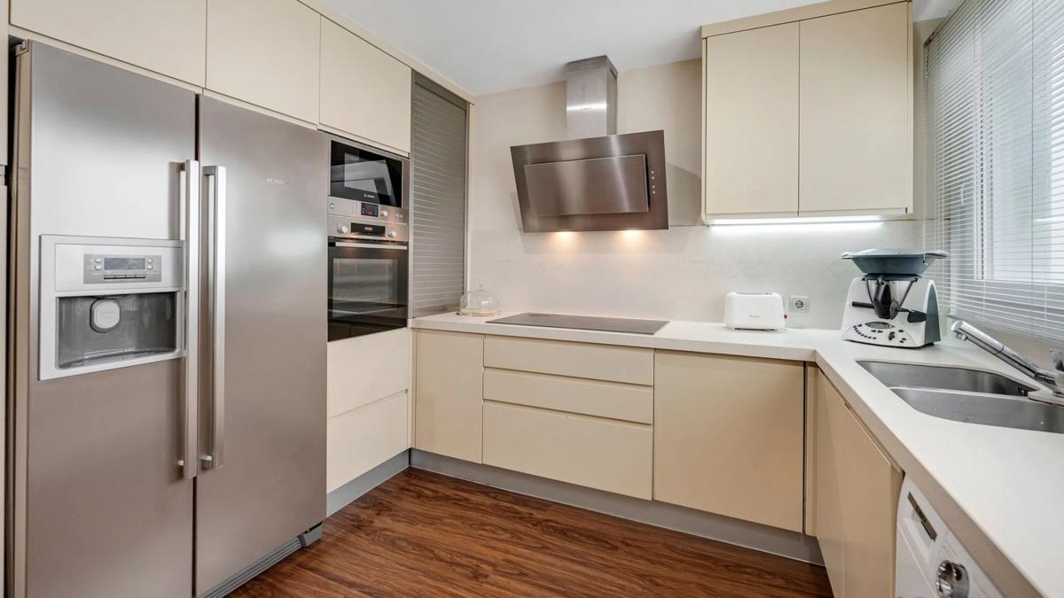 Продажа квартиры на Calle Estébanez Calderón, Марбелла
 photo 3