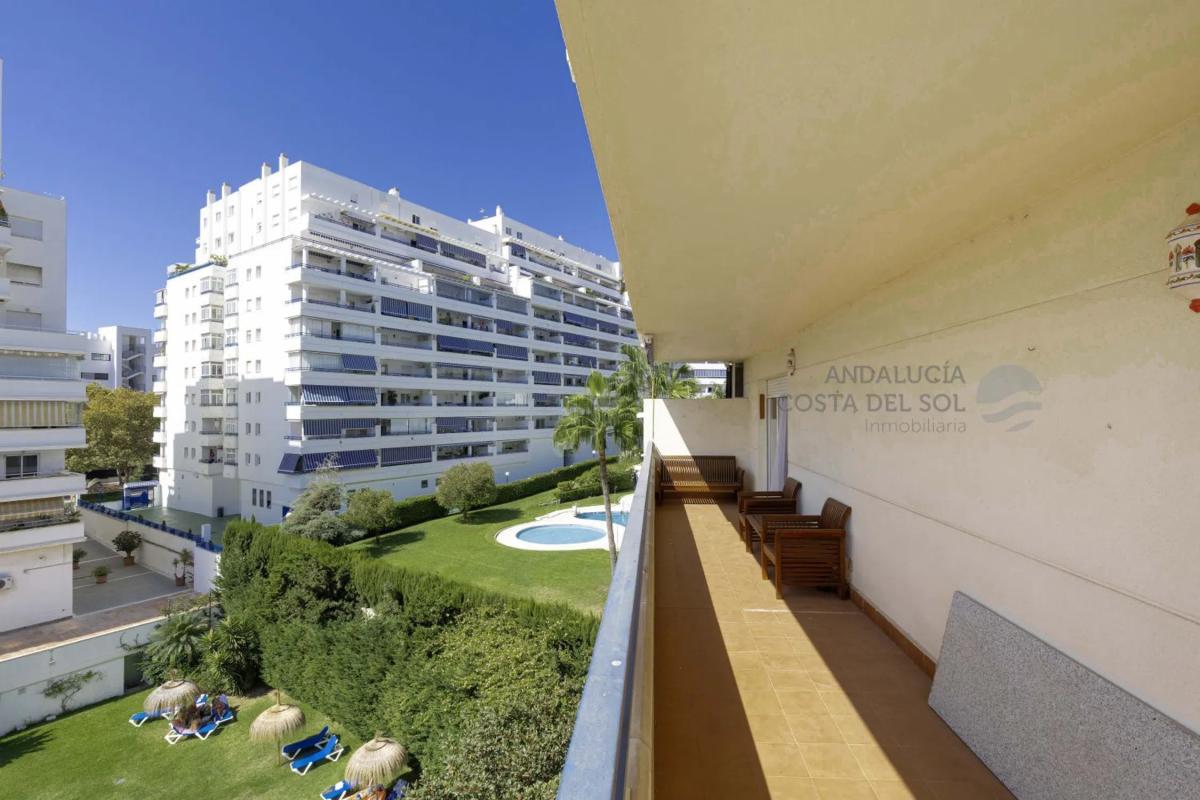 Sale of apartment in Calle José Manuel Vallés, 1, Marbella
 photo 2