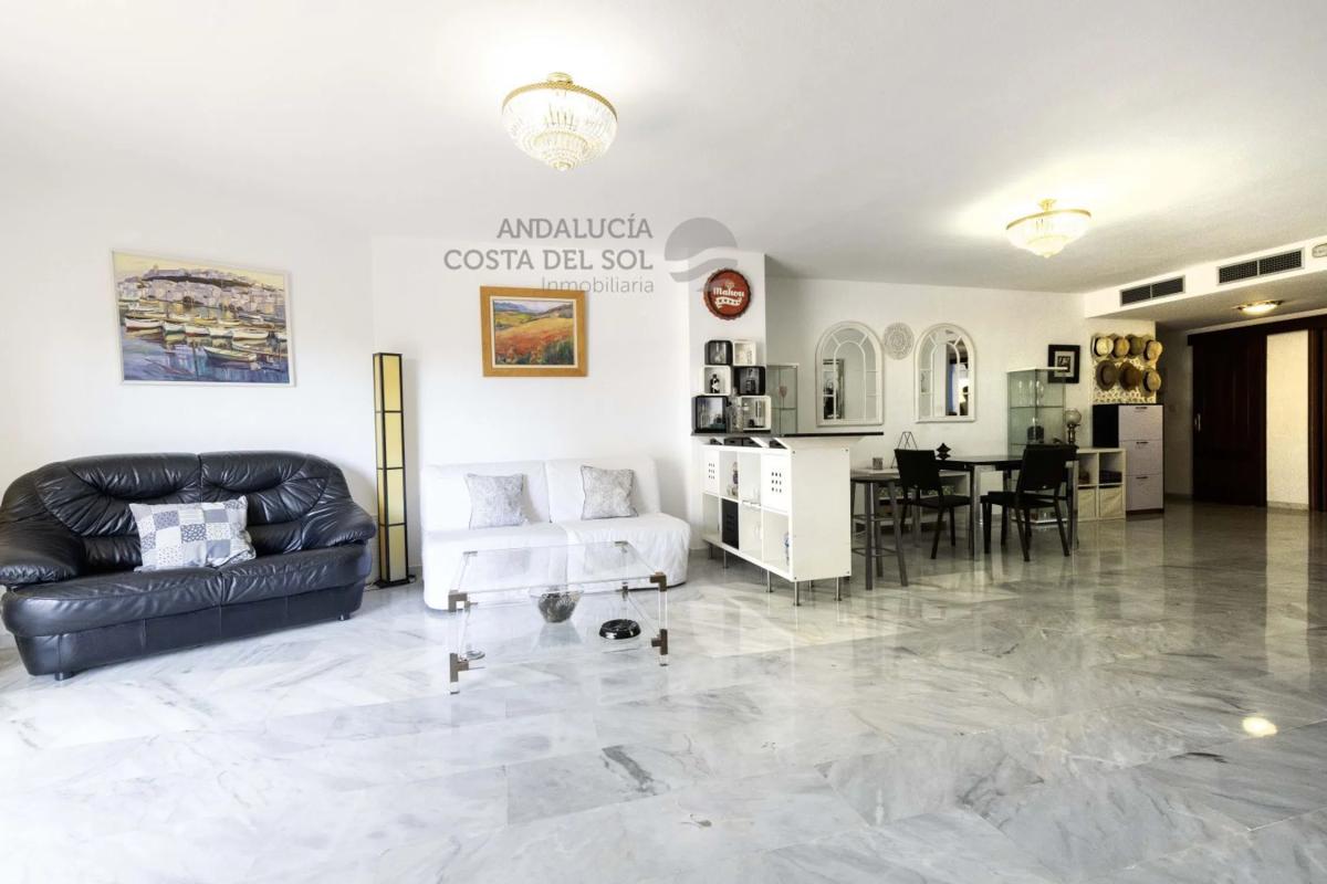 Sale of apartment in Calle José Manuel Vallés, 1, Marbella
 photo 3