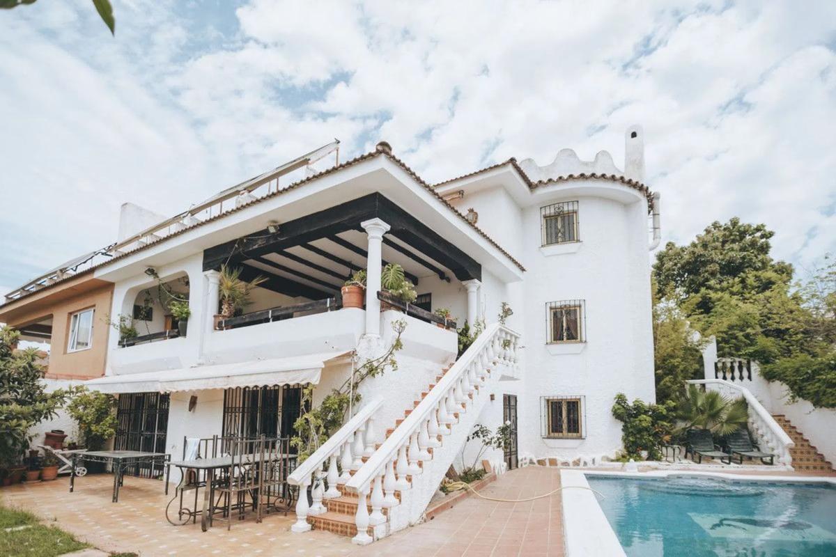Sale of independent chalet in Calle los Olivos, 5 B, Marbella
photo 1