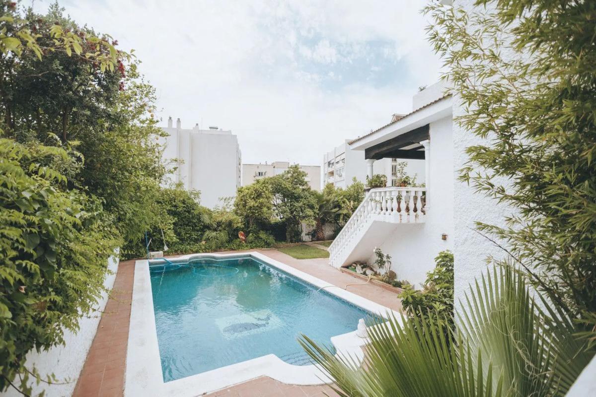 Sale of independent chalet in Calle los Olivos, 5 B, Marbella
photo 2