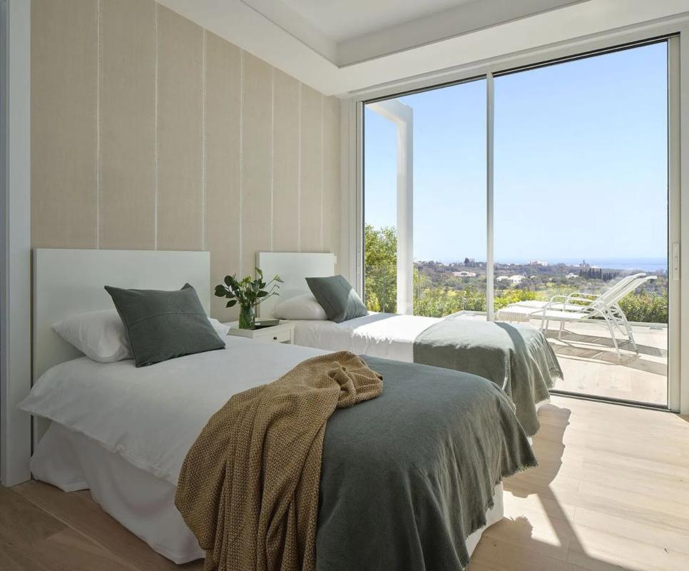 Sale of independent chalet in Urbanizacion Valdeolletas, 14, Marbella
 photo 2
