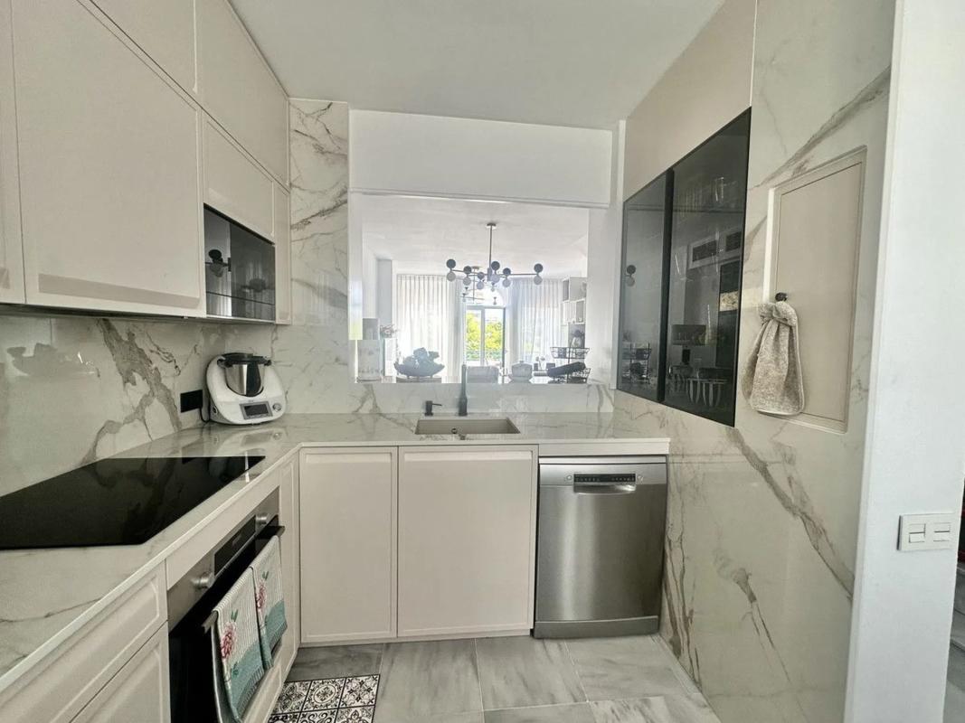 Sprzedaż duplexu w Barrio Playa de la Fontanilla, Marbella photo 1