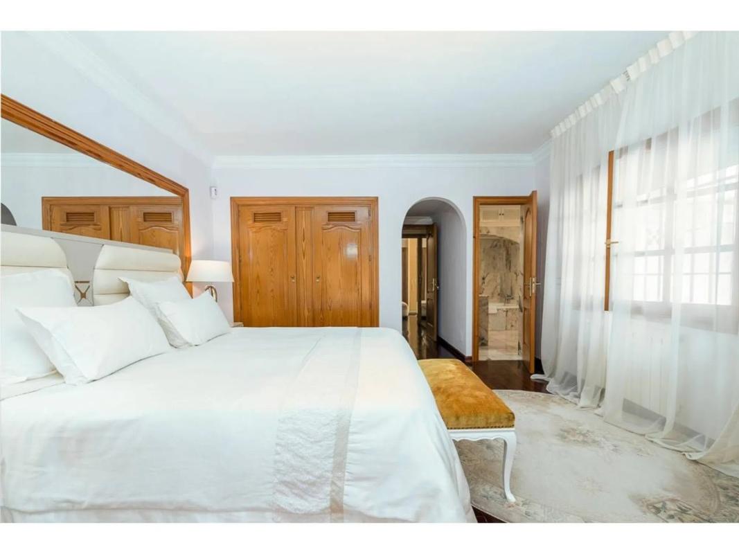 Sale of independent chalet in Calle Jacinto Benavente, 4, Marbella
 photo 3