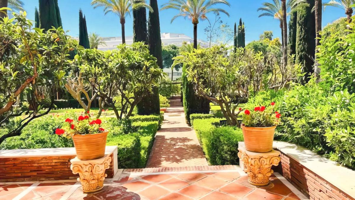 Venta de piso en Calle Arturo Rubinstein s/n, Marbella
photo 1