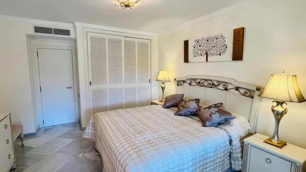 Mieszkanie na sprzedaż w  Calle Arturo Rubinstein s/n, Marbella photo 2