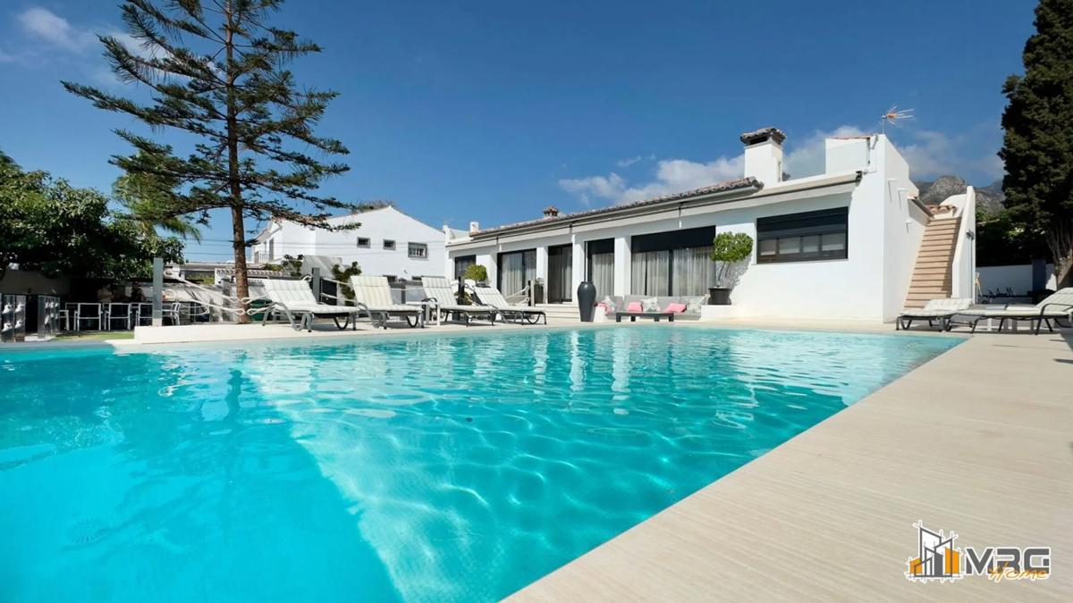 Venta de chalet independiente en CL MAESTRO DON JOSE MOLINA-H, Marbella
 photo 4
