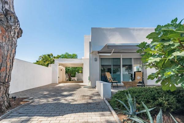 Chalet independiente en venta en Barrio Huerta Belón-Calvario, Marbella
photo 1