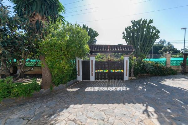 Chalet independiente en venta en Barrio Miraflores, Marbella
photo 1