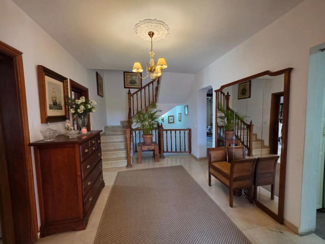 Venta de chalet independiente en Barrio La Patera, Marbella
photo 1