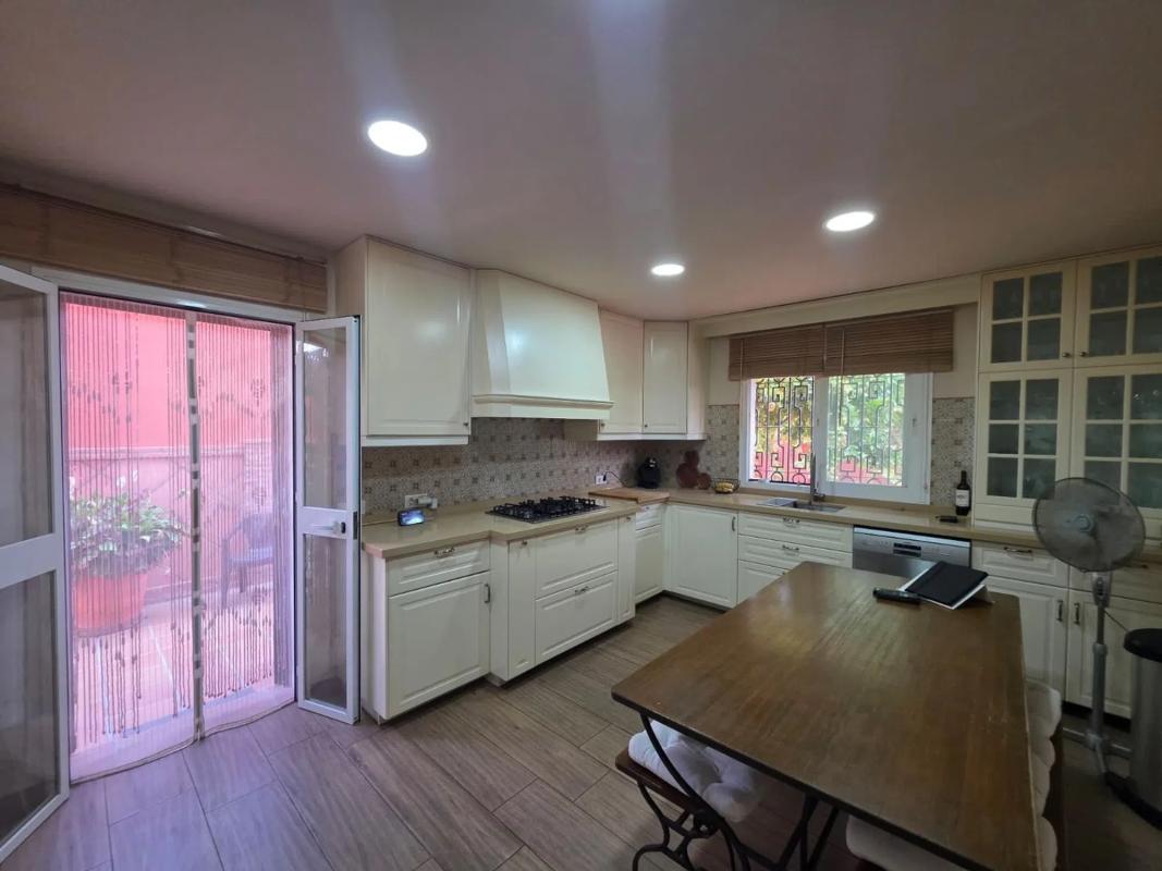 Venta de chalet independiente en Barrio La Patera, Marbella
photo 2