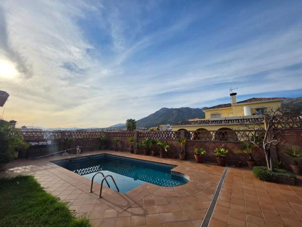 Chalet independiente en venta en Barrio La Patera, Marbella
 photo 4