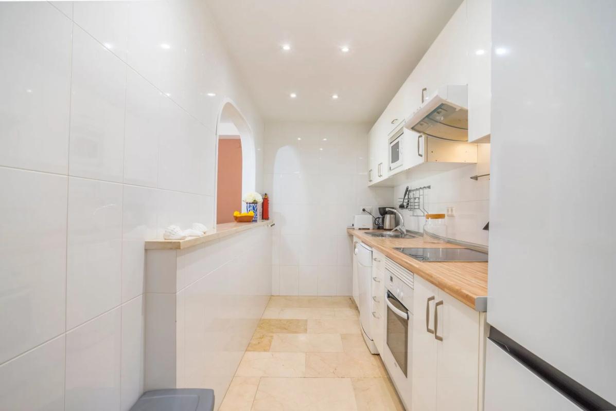 Venta de piso en CL ALONSO BAZAN, Marbella
photo 1