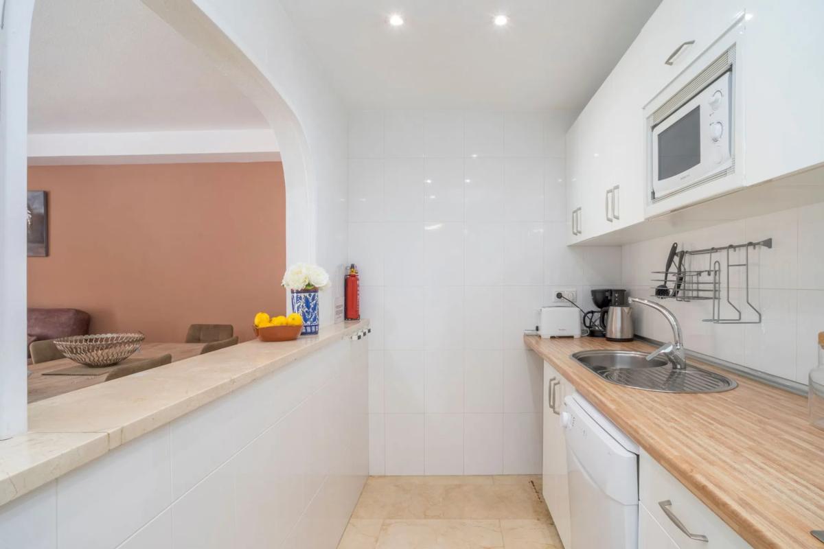 Venta de piso en CL ALONSO BAZAN, Marbella
photo 5