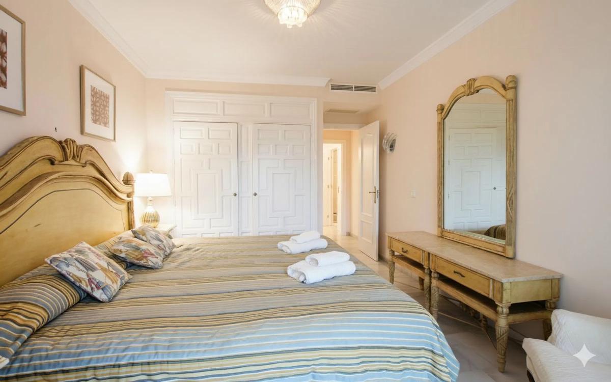Продажа квартиры на Barrio Playa de la Fontanilla, Марбелла
photo 1