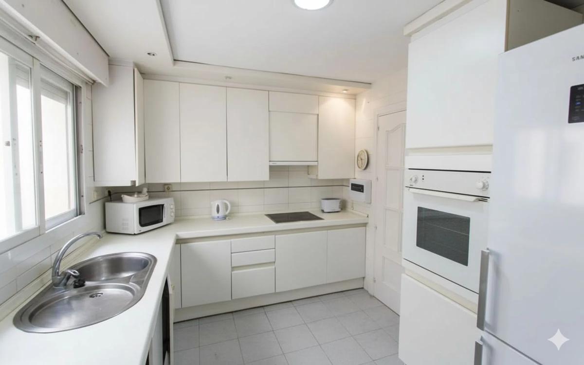 Продажа квартиры на Barrio Playa de la Fontanilla, Марбелла
photo 2