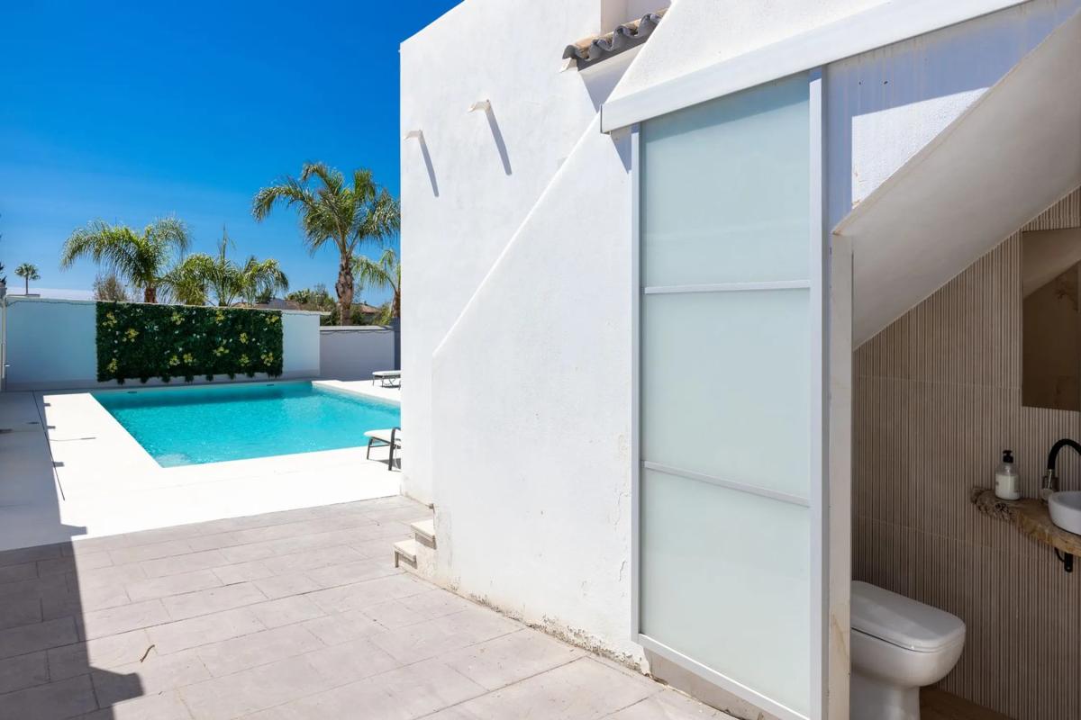 Продажа отдельного шале в Barrio Valdeolletas-Las Cancelas-Xarblanca, Марбелла photo 4