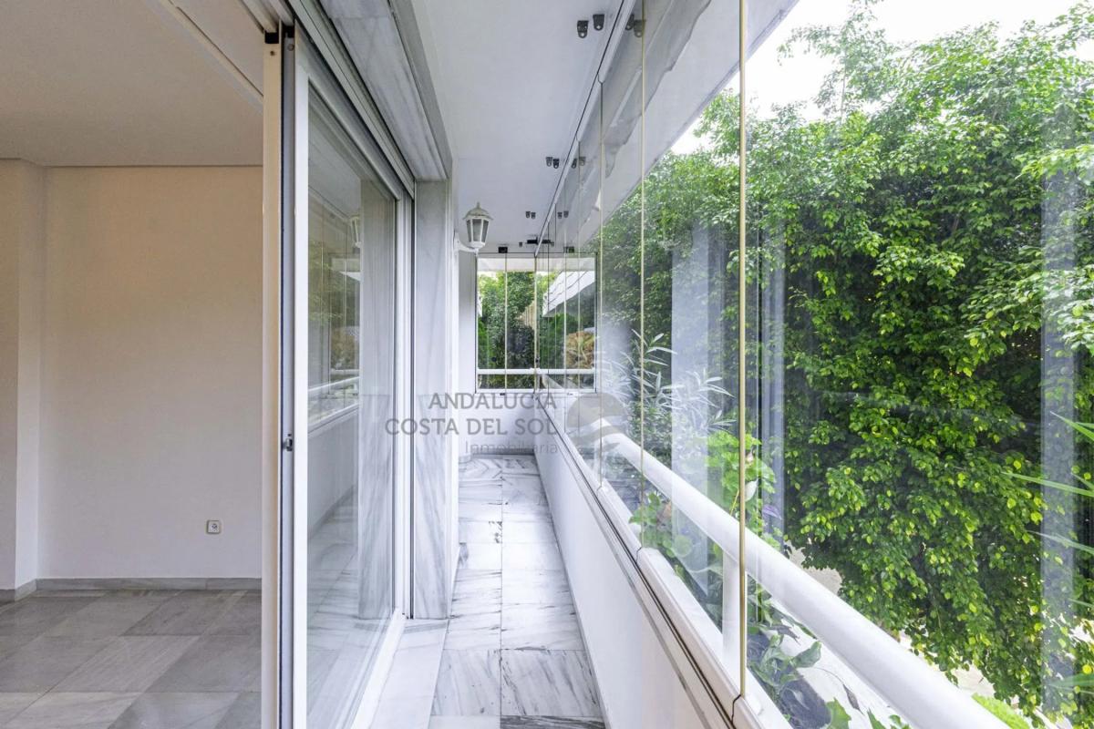 Venta de duplex en Avenida Severo Ochoa, 12, Marbella photo 2