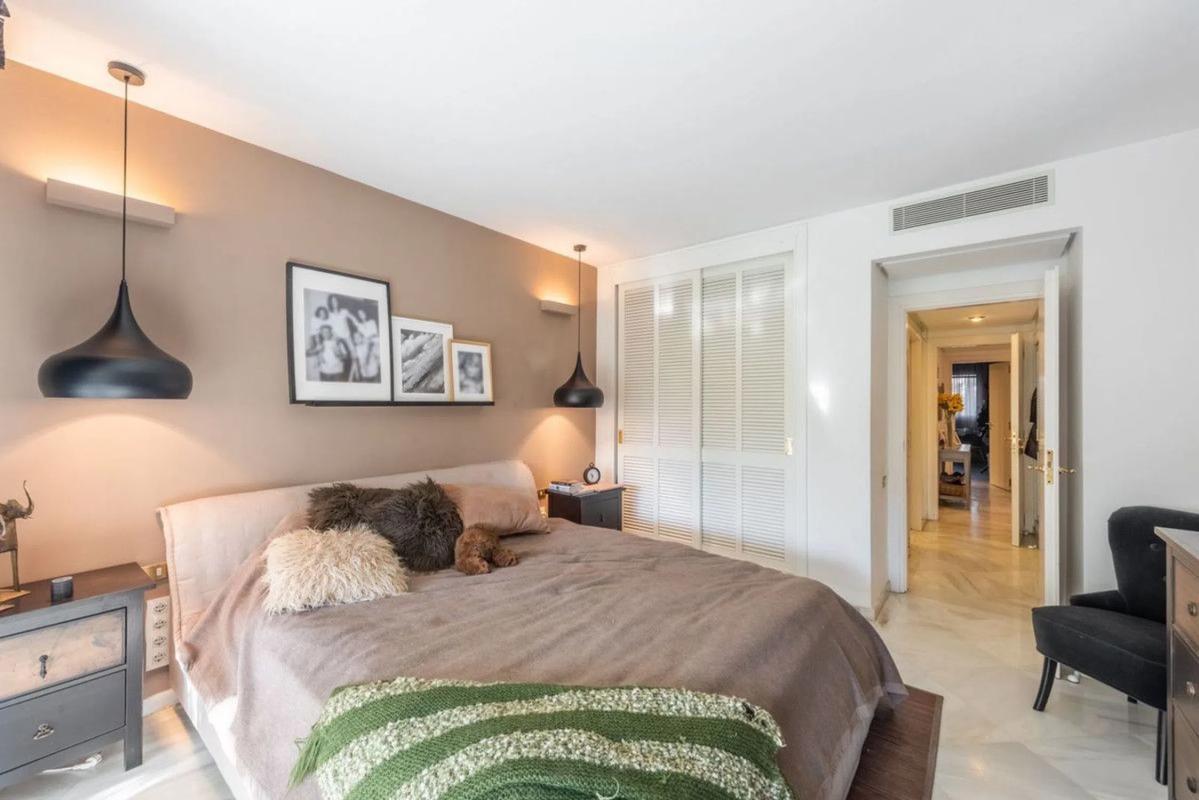 Продажа квартиры на Calle Arturo Rubinstein, Марбелла
photo 3