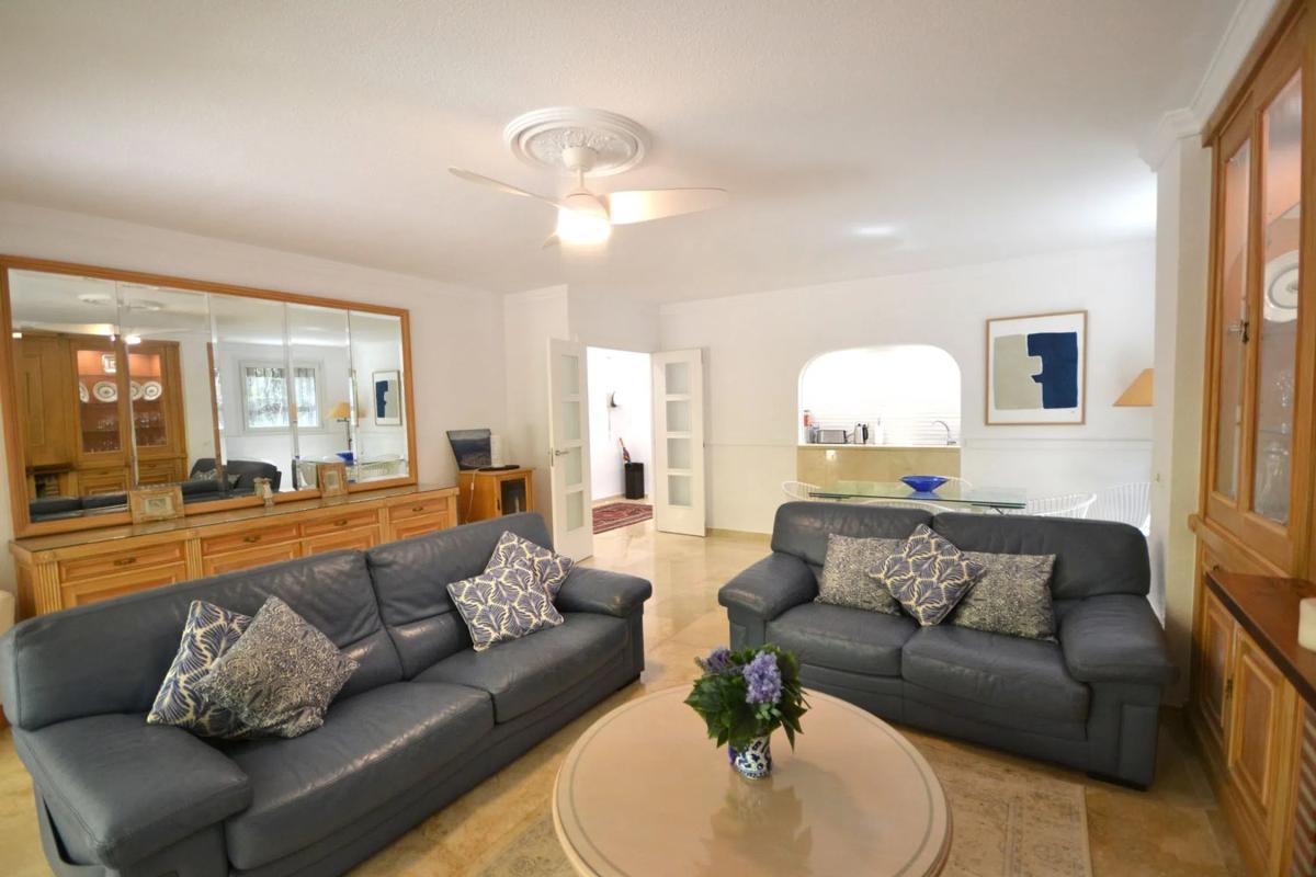Sale of apartment in Calle Alonso de Bazán, 15, Marbella
photo 1