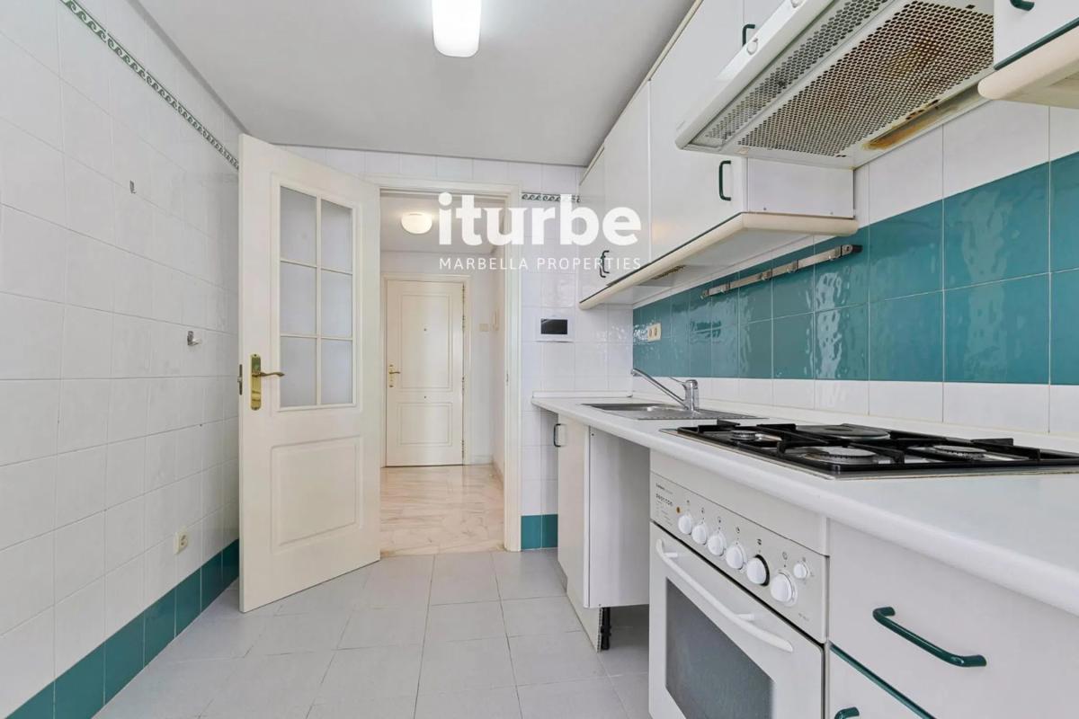 Sale of apartment in Calle Jacinto Benavente, 16, Marbella
photo 5
