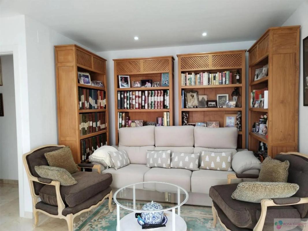 Sale of apartment in Barrio Playa Bajadilla-Puertos, Marbella
photo 3