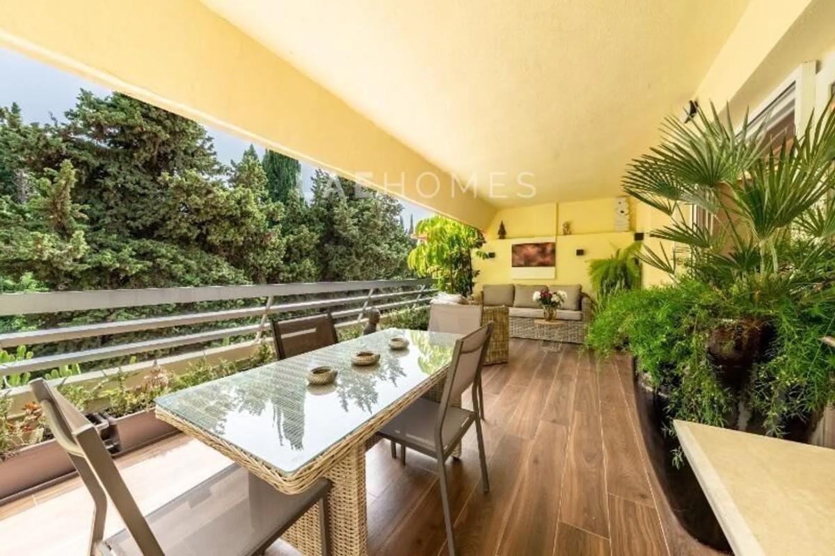 Sale of apartment in Barrio Playa de la Fontanilla, Marbella
photo 1