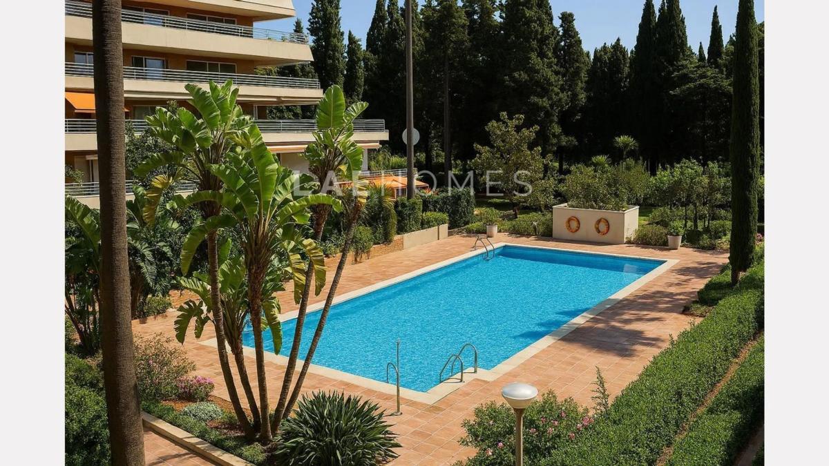 Sale of apartment in Barrio Playa de la Fontanilla, Marbella
photo 2