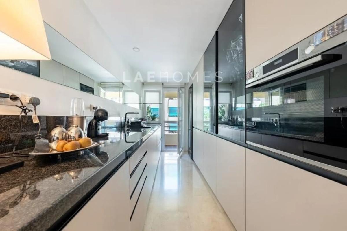Sale of apartment in Barrio Playa de la Fontanilla, Marbella
photo 4