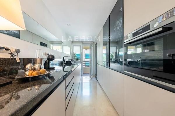 Apartment for sale in  Barrio Playa de la Fontanilla, Marbella photo 4