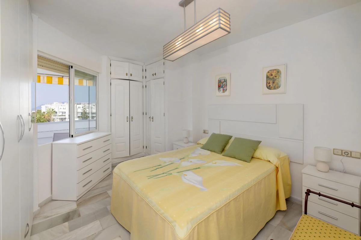 Sale of apartment in Barrio Playa de la Fontanilla, Marbella
 photo 2