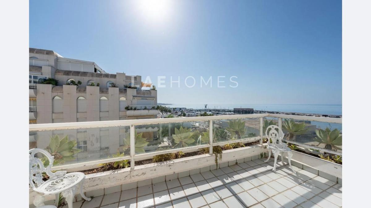 Sprzedaż mieszkania w Barrio Playa Bajadilla-Puertos, Marbella
photo 4