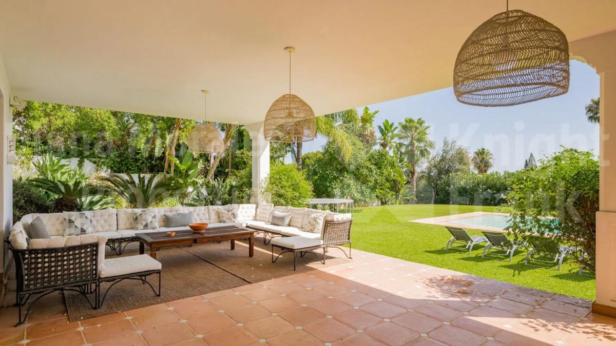 Venta de chalet independiente en Barrio La Merced, Marbella
 photo 2
