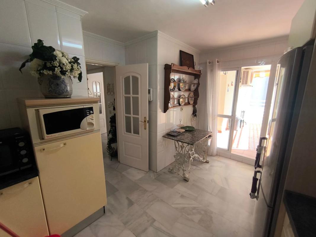 Sprzedaż mieszkania w Barrio Playa Bajadilla-Puertos, Marbella
photo 4