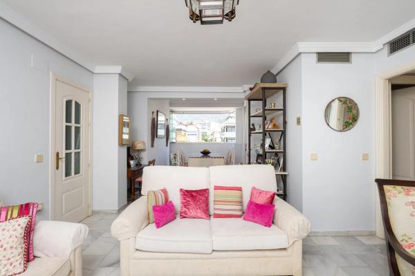 Duplex en venta en Barrio Playa Bajadilla-Puertos, Marbella photo 4