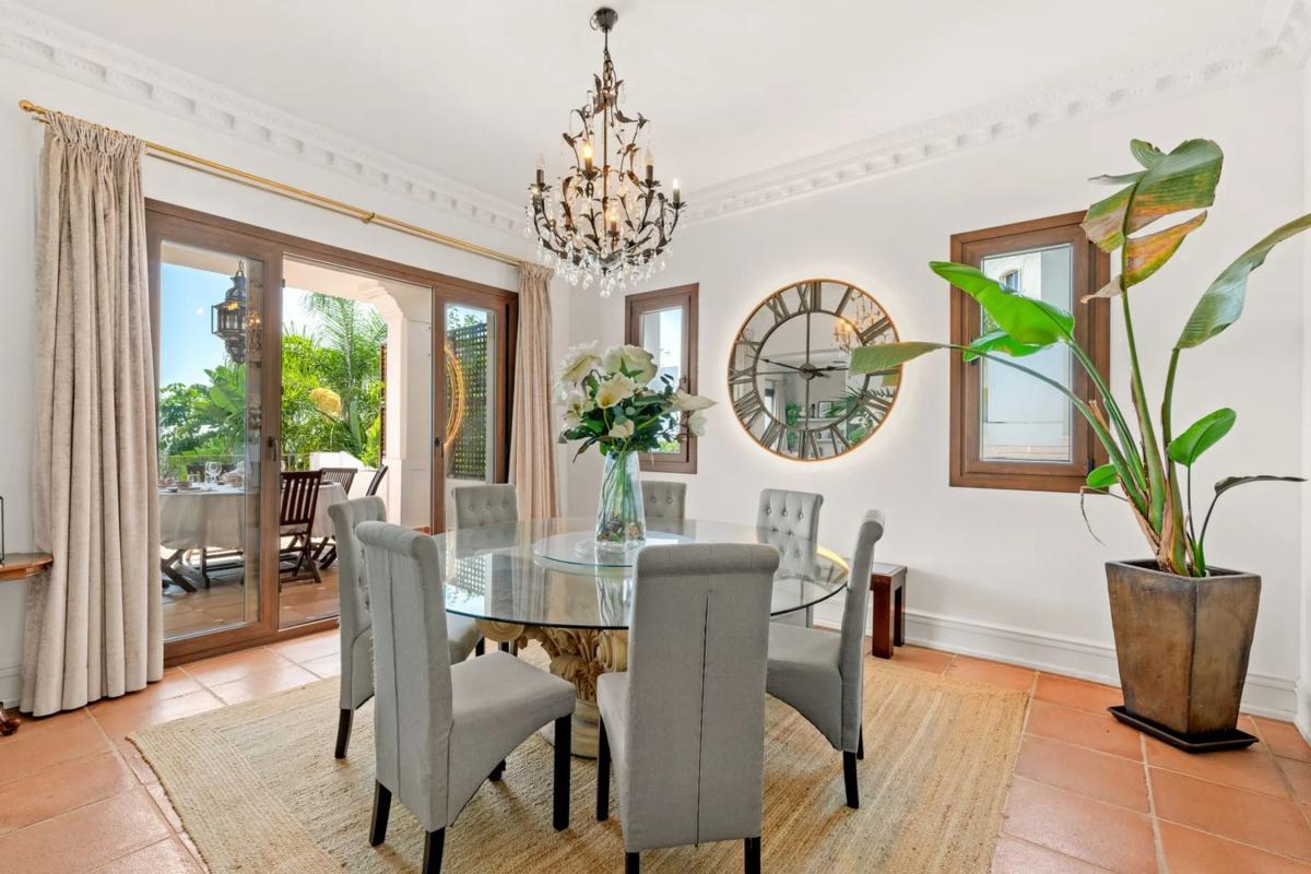 Продажа отдельного шале в Barrio Valdeolletas-Las Cancelas-Xarblanca, Марбелла photo 3