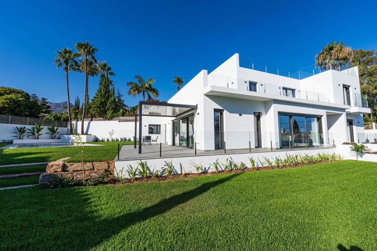 Sale of independent chalet in La Merced Chica, 31, Marbella
photo 3