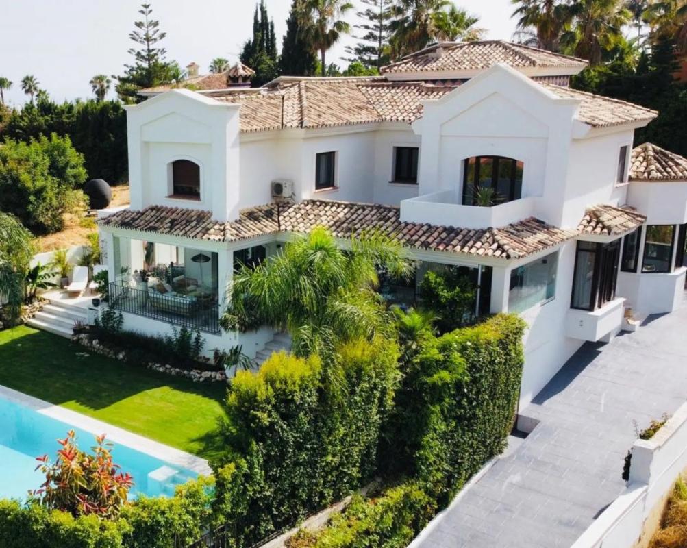Sale of independent chalet in Conjunto Vistamar, 1 X, Marbella
 photo 2