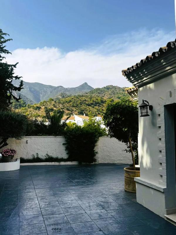 Sale of independent chalet in Conjunto Vistamar, 1 X, Marbella
 photo 3