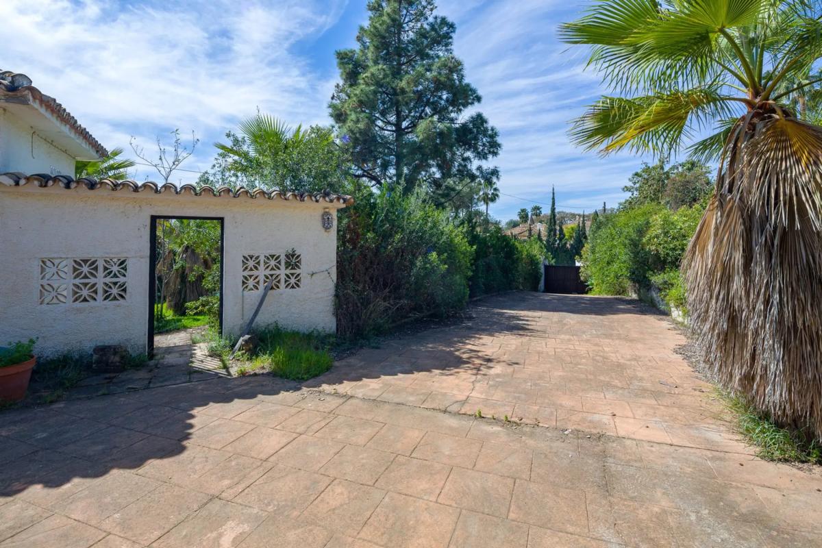 Venta de chalet independiente en Barrio Playa Bajadilla-Puertos, Marbella
 photo 5