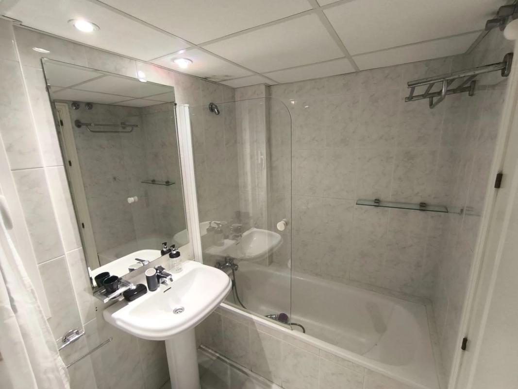 Venta de piso en Barrio Playa Bajadilla-Puertos, Marbella
 photo 5