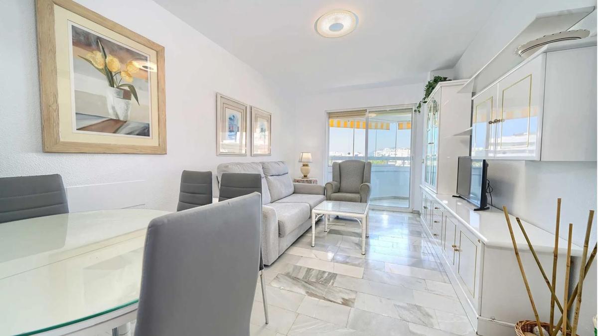 Venta de piso en Calle Camilo José Cela, 10 -14, Marbella
photo 3