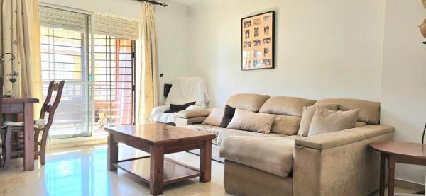 Piso en venta en Calle Abeto, Marbella
 photo 1