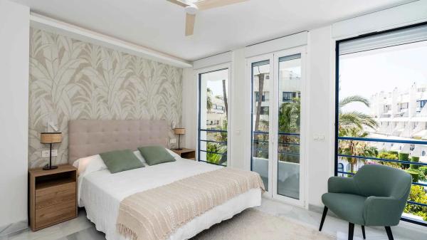 Piso en venta en Calle de Ramón Gómez de la Serna, 61, Marbella
 photo 3